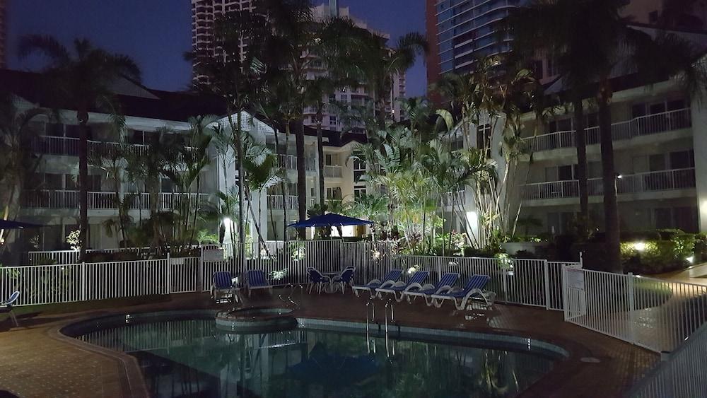 Chidori Court Aparthotel Gold Coast Exterior photo